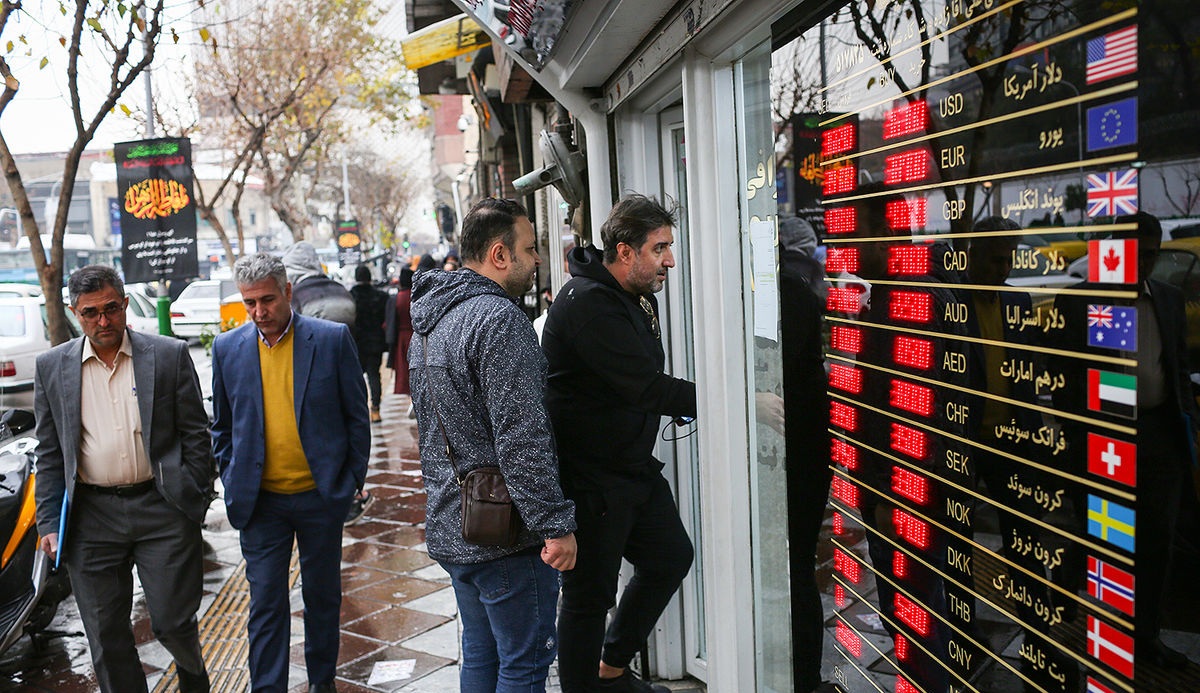 توضیحات کانون صرافان درباره عرضه ارز در صرافی ها توضیحات کانون صرافان درباره عرضه ارز در صرافی ها