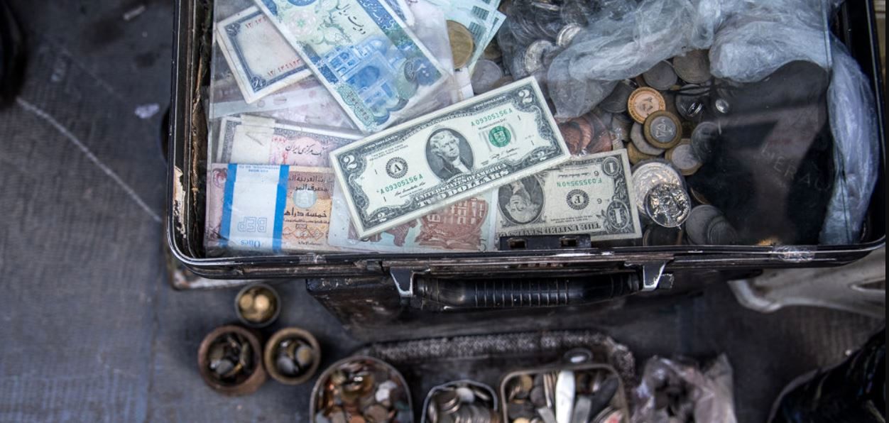 ریزش قیمت دلار همزمان با اصلاح قیمت سکه ریزش قیمت دلار همزمان با اصلاح قیمت سکه