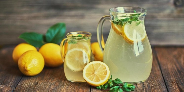 ۸ نوشیدنی برای فرار از گرمازدگی ۸ نوشیدنی برای فرار از گرمازدگی