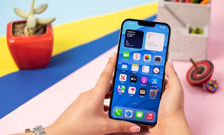 اپل احتمالاً امسال پسوند پلاس را با خانواده آیفون ۱۴ احیا میکند اپل احتمالاً امسال پسوند پلاس را با خانواده آیفون ۱۴ احیا میکند