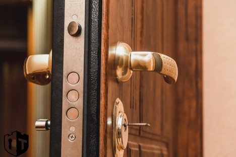 روش های تقویت امنیت درب ورودی منزل روش های تقویت امنیت درب ورودی منزل