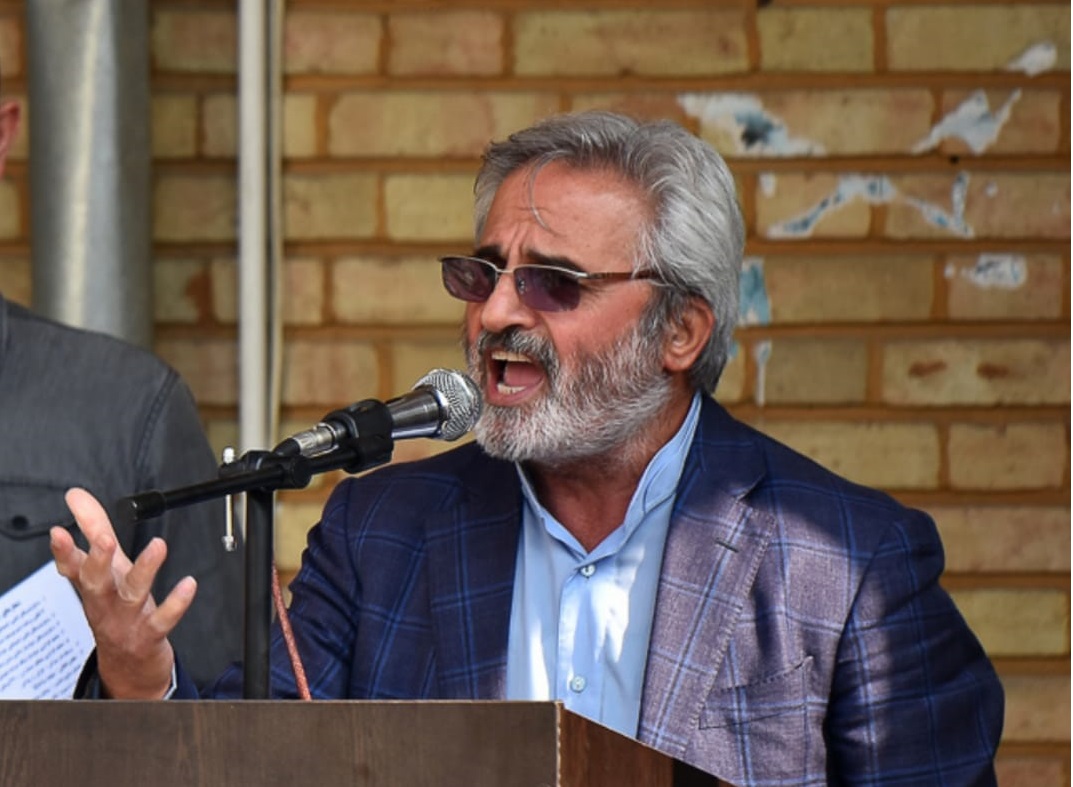 بار تصمیمات غلط بر دوش فقرا و محرومان بار تصمیمات غلط بر دوش فقرا و محرومان