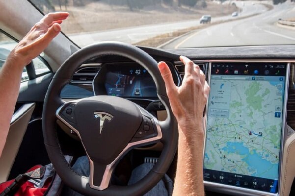 شکایت از تسلا به علت ترمز بی مورد خودروی این شرکت شکایت از تسلا به علت ترمز بی مورد خودروی این شرکت