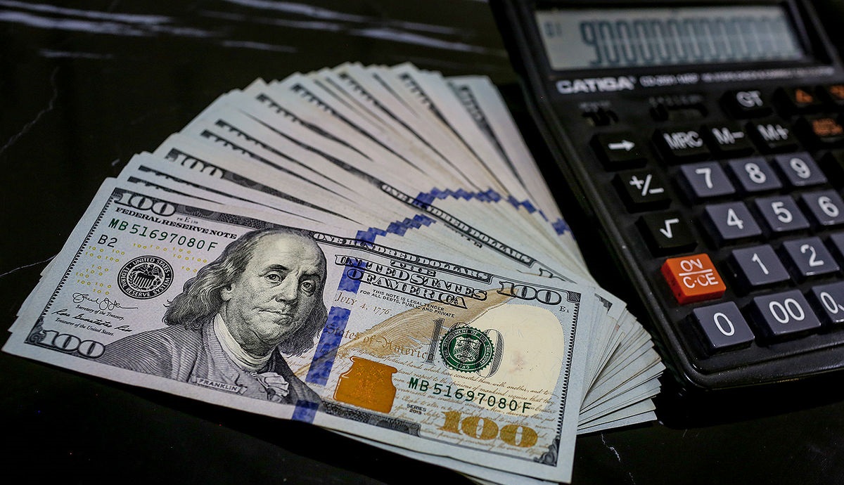 یک علامت به بازار دلار یک علامت به بازار دلار