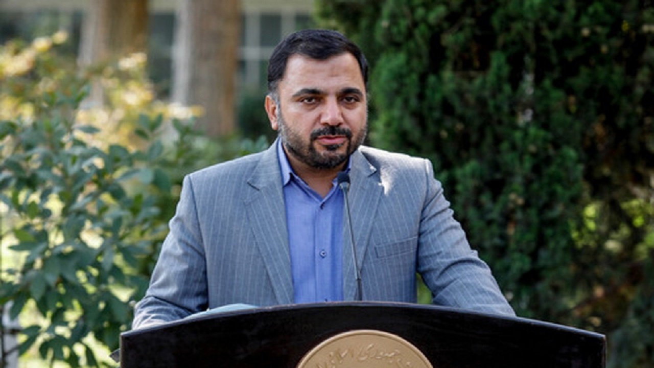 توضیحات وزیر ارتباطات درباره تغییر در ساعت گوشی های همراه توضیحات وزیر ارتباطات درباره تغییر در ساعت گوشی های همراه