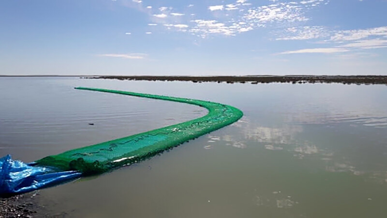 کشف ۸۰ هزار لیتر سوخت قاچاق در آب های خلیج فارس کشف ۸۰ هزار لیتر سوخت قاچاق در آب های خلیج فارس