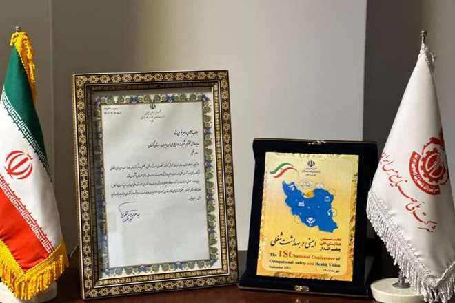 قدردانی وزیر کار از مدیر عامل شرکت مس قدردانی وزیر کار از مدیر عامل شرکت مس