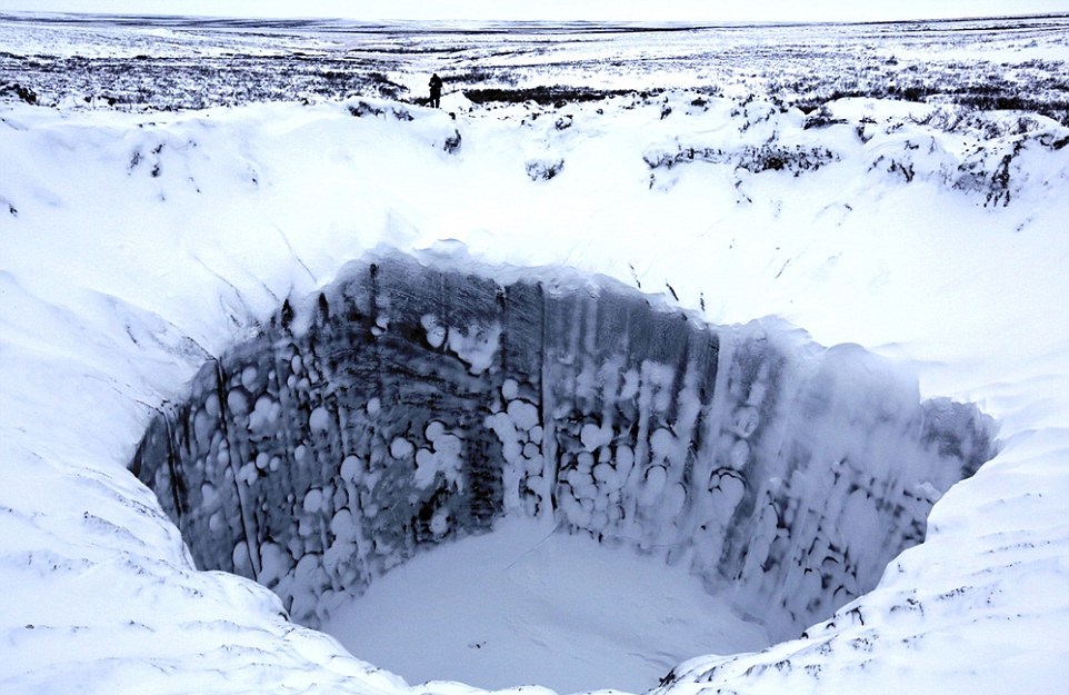 کشف چهار حفره اسرار‌آمیز در سیبری (+عکس)