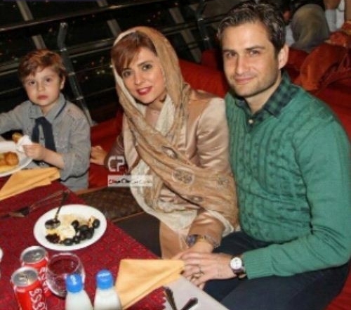 پویا امینی و همسرش در رستوران گردان (+عکس)