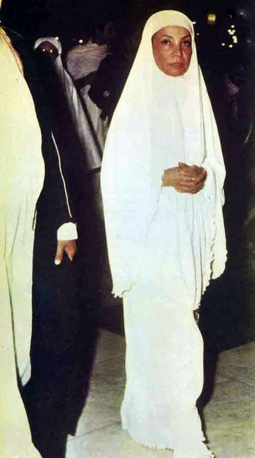 اشرف پهلوی در لباس احرام (+عکس)