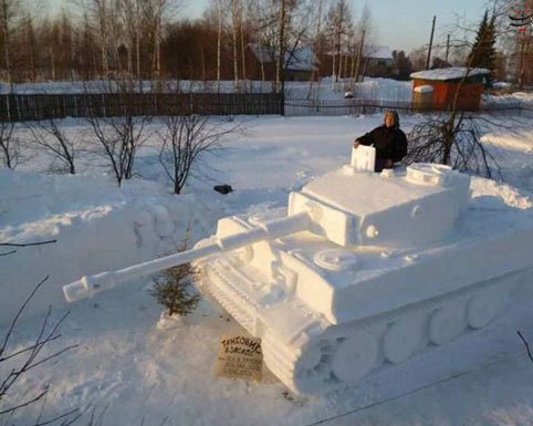 ساخت تانک برفی در روسیه (+عکس)