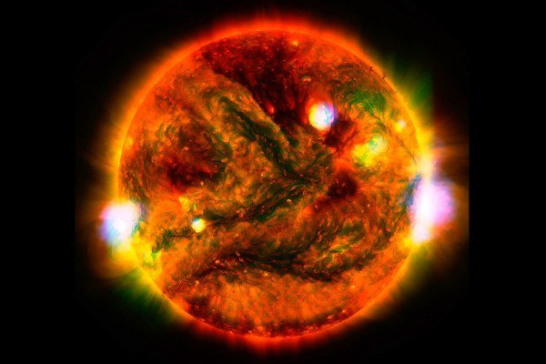 انتشار تصویری متفاوت از خورشید