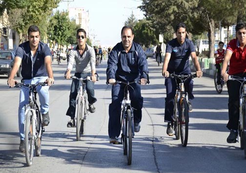 دوچرخه سواری یک نماینده مجلس (عکس)