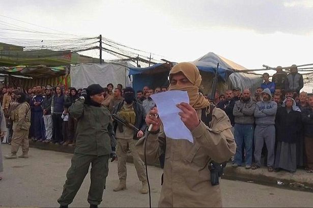 سنگسار 5 زن توسط داعشی ها (+عکس)