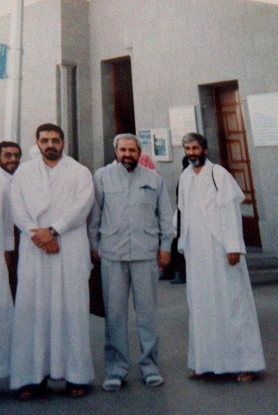 ظریف 20 سال پیش در مسجد قبا (+عکس)