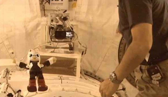 اولین ربات انسان نمای فضانورد در ژاپن (+عکس)