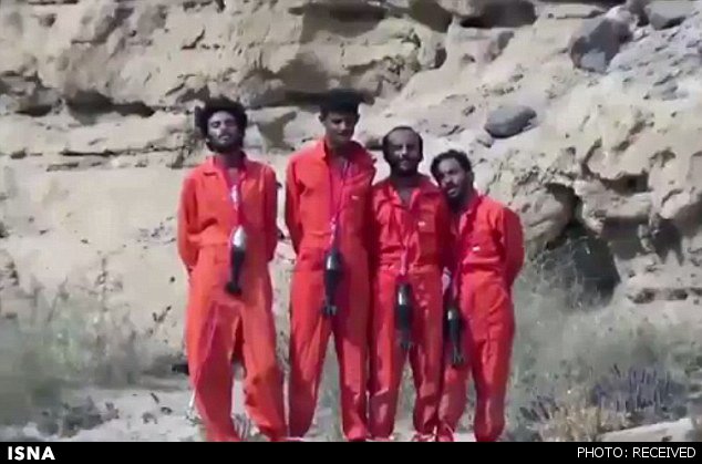 اعدام چند یمنی به وسیله داعش (عکس)