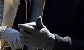 دستکش لمسی برای استفاده راحت از گوشی در زمستان