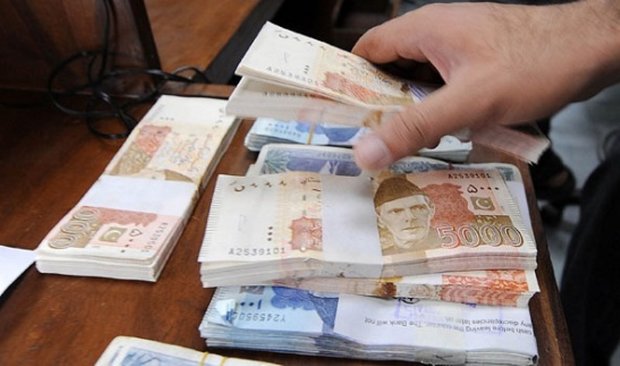 دومینوی اصلاحات پولی به پاکستان رسید