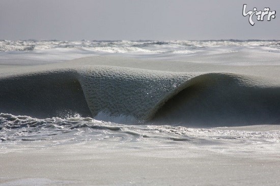 امواجی که از سرما یخ زدند(+عكس)