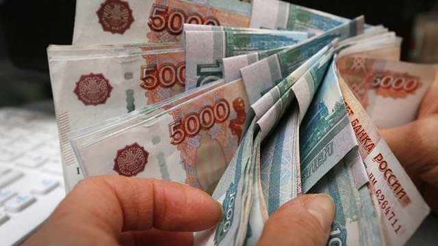تقویت روبل روسیه در برابر ارزهای جهانی