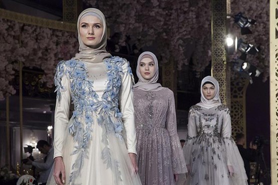 شوی لباس اسلامی با دختران روس(+ عکس)