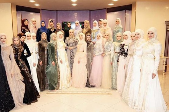 شوی لباس اسلامی با دختران روس(+ عکس)