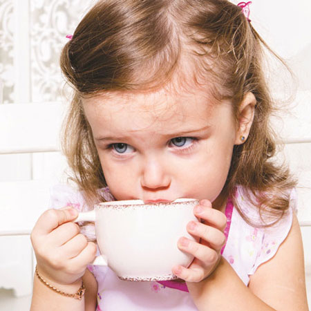کودکان، چای بخورند یا نخورند؟