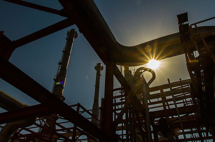 روند صعودی قیمت‌ نفت و گاز آرام شد