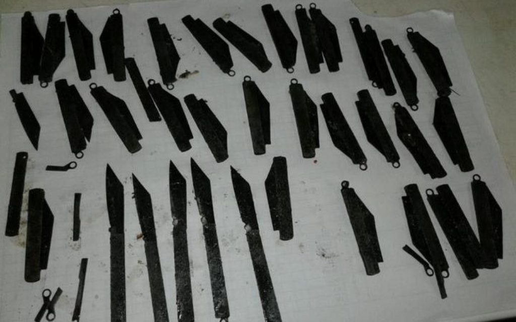 40 چاقو در معده بیمار(+عکس)