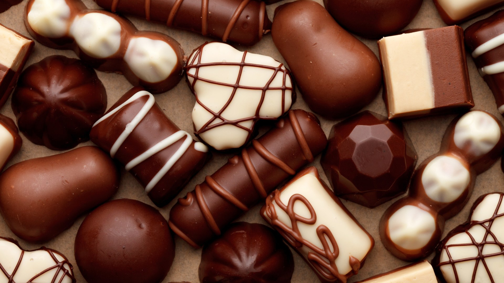 فروش شکلات‌های قاچاق در فروشگاه‌های زنجیره‌ای!
