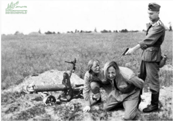 سرباز آلمانی در حال کشتن دختران روس (عکس)