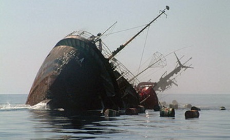 غرق شدن شناور نفتی ایران در خلیج‌فارس