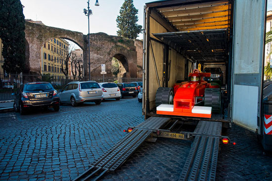 قُرُق شهر رم با ماشین‌های لگو( +عکس)