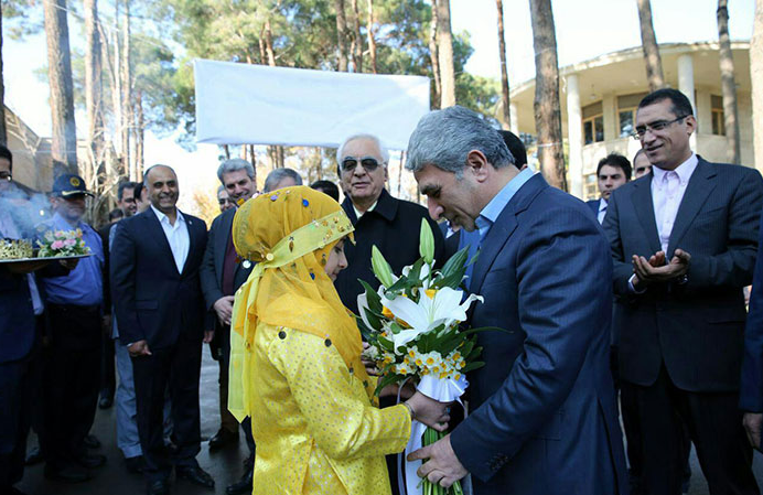 بازدید مدیرعامل بانک ملی از شعبه اصفهان