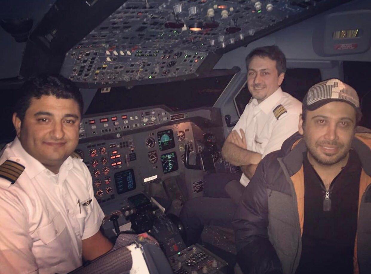 «محسن چاوشى» در کابین خلبان هواپیما (عکس)