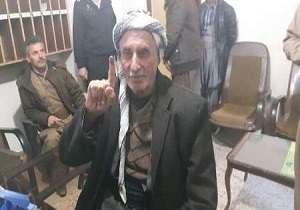 ثبت نام داوطلب 101 ساله در شوراهای اسلامی سردشت