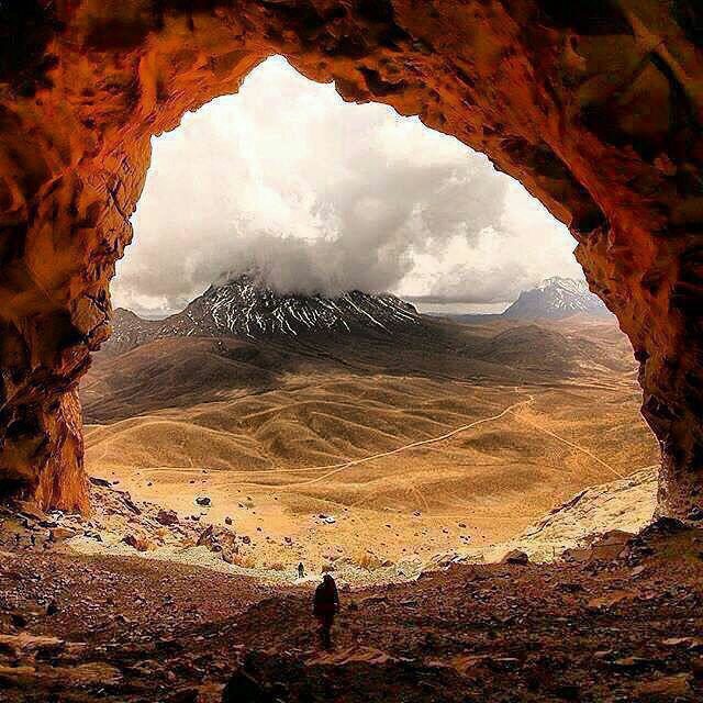 بزرگ‌ترین دهانه غار ایران (عکس)
