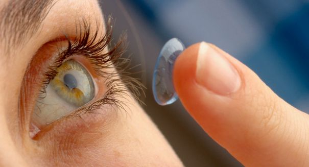 عفونت چشمی و نابینایی، عوارض لنزهای تماسی