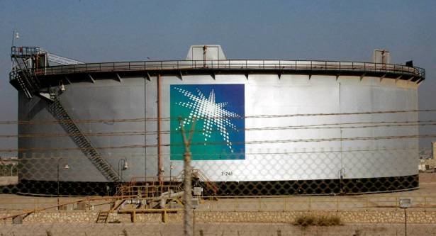 کاهش قیمت نفت سعودی‌ها برای حفظ بازار آمریکا