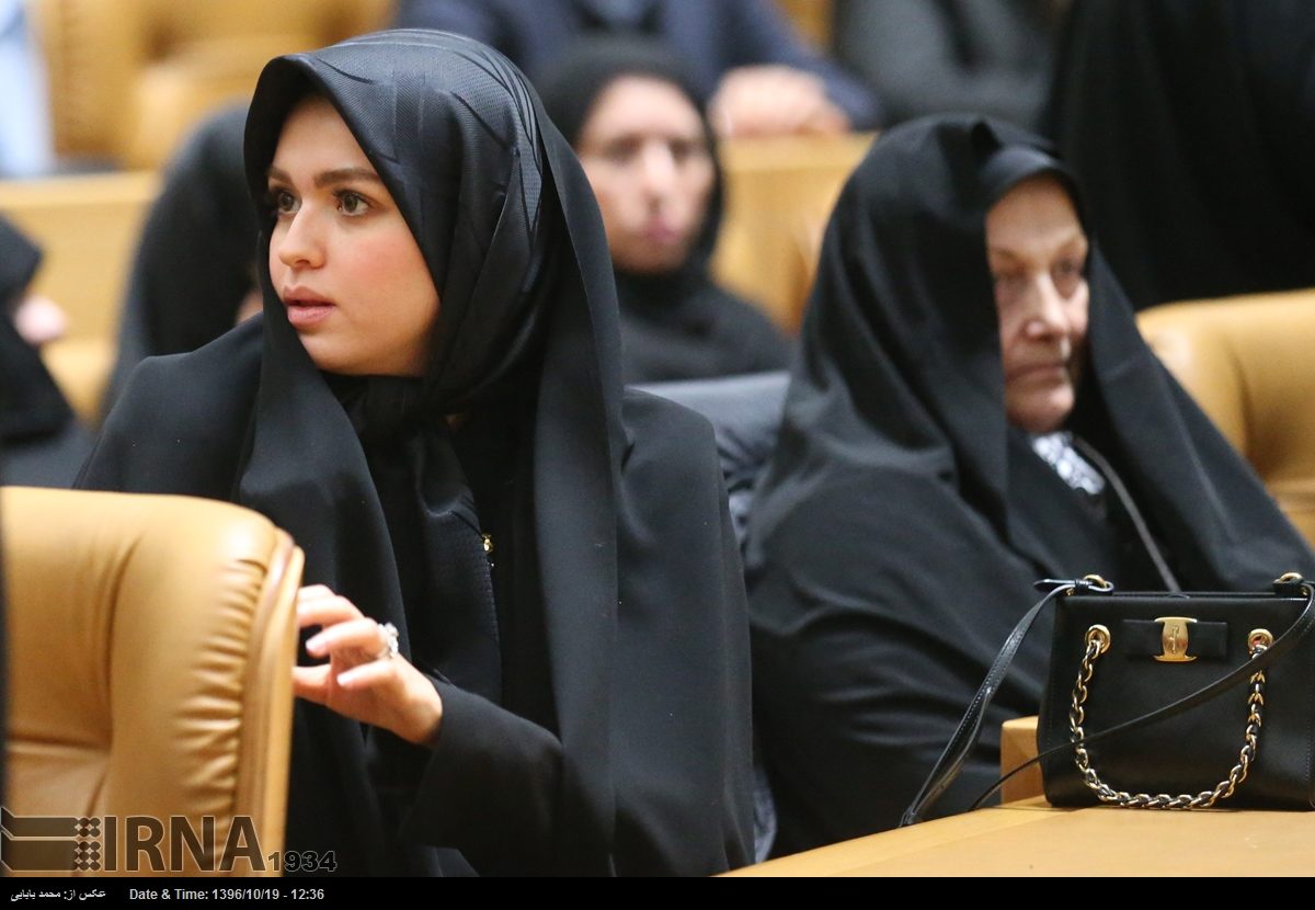 نوه دختری امام خمینی (ره) در مراسم بزرگداشت هاشمی رفسنجانی (عکس)