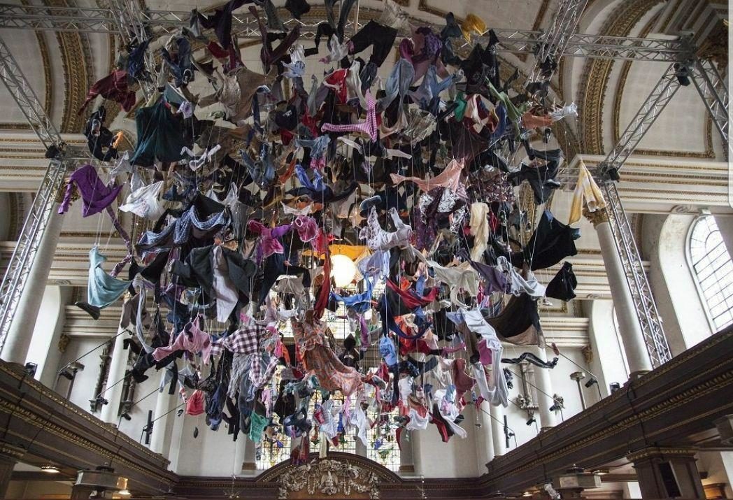 اثر هنری غم انگیز در کلیسای لندن (عکس)