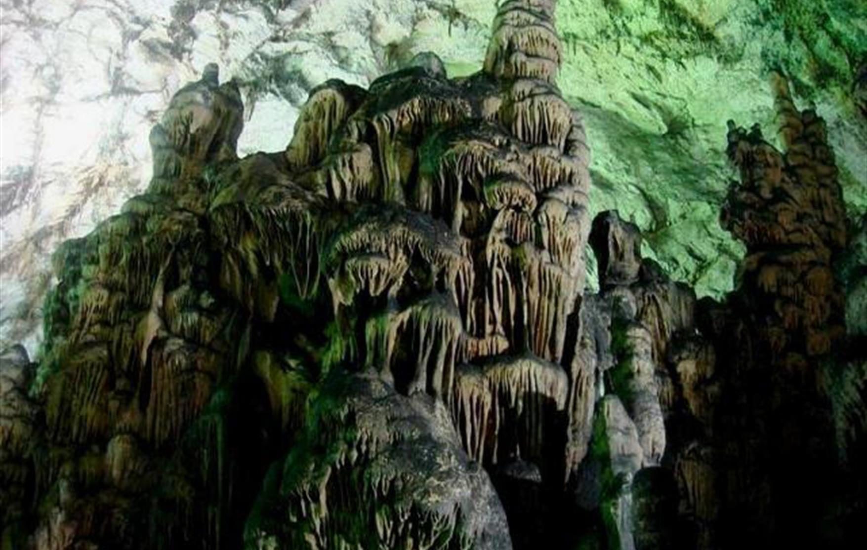 غار عجیب دربند در سمنان (+عکس)