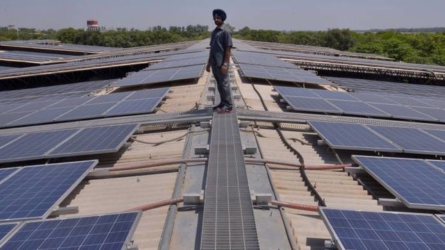رویای خورشیدی هند می‌میرد؟