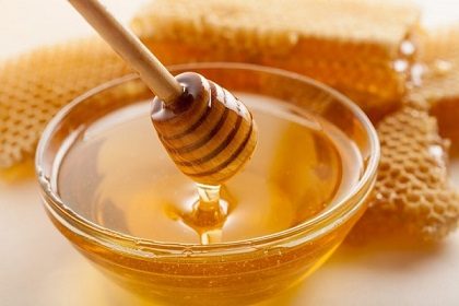 هرگز عسل را همراه این خوراکی ها نخورید!