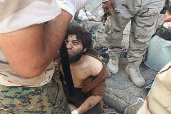 بازداشت خطرناک‌ترین تک‌تیرانداز داعش! (عکس)