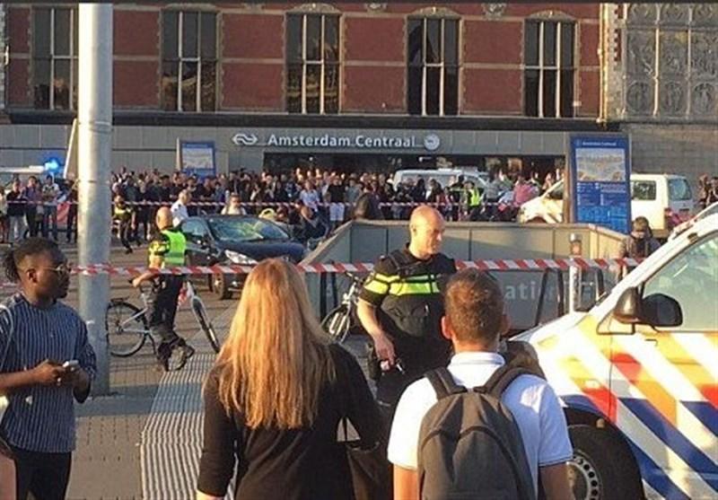 حمله یک خودرو به مردم در پایتخت هلند (عکس)