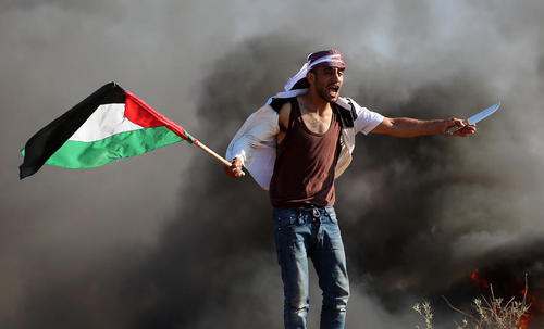 تظاهرات فلسطینی های خشمگین در مرز باریکه غزه با اسراییل (عکس)