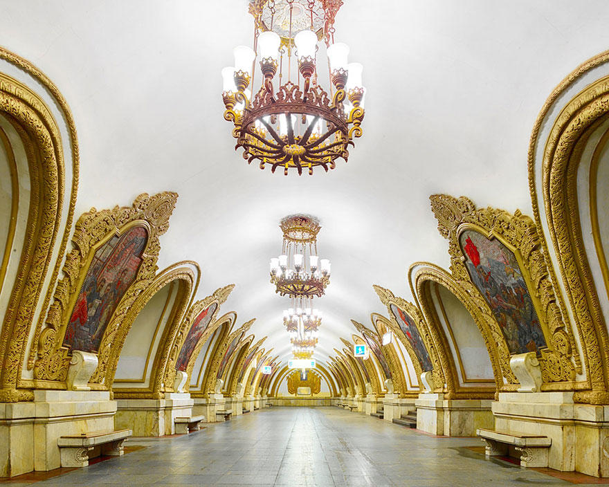 معماری شگفت ایستگاه های متروی مسکو (عکس)