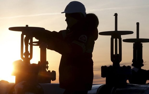 بازار نفت در نیمه دوم ۲۰۱۷ به توازن می‌رسد